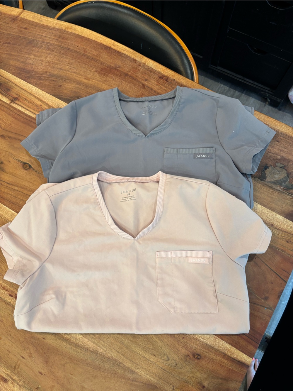 Jaanuu scrub tops xs